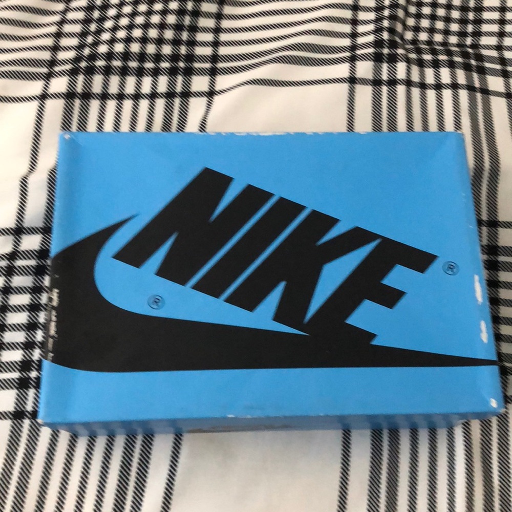 Air Jordan 1 unc toe  hi top size 7.5 men’s authentic